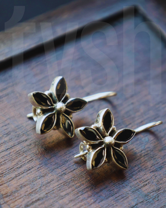 Loop design flower with black semiprecious stones