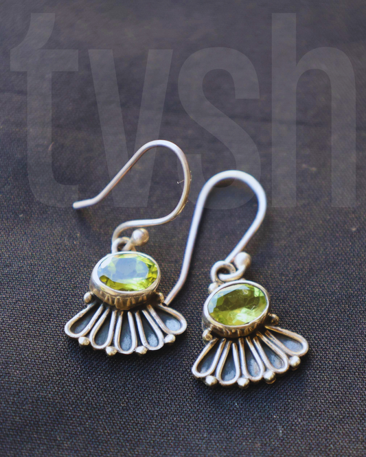 Silver hanging with peridot
