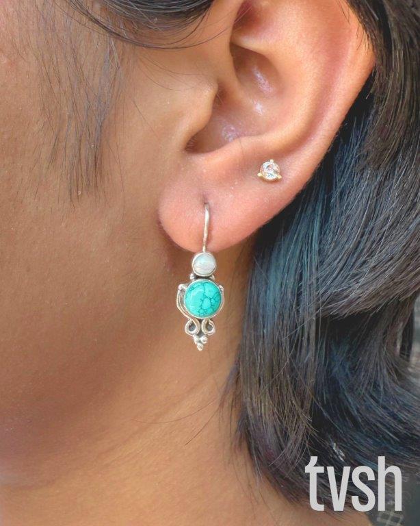 Silver hook and lock with pearl and turquoise