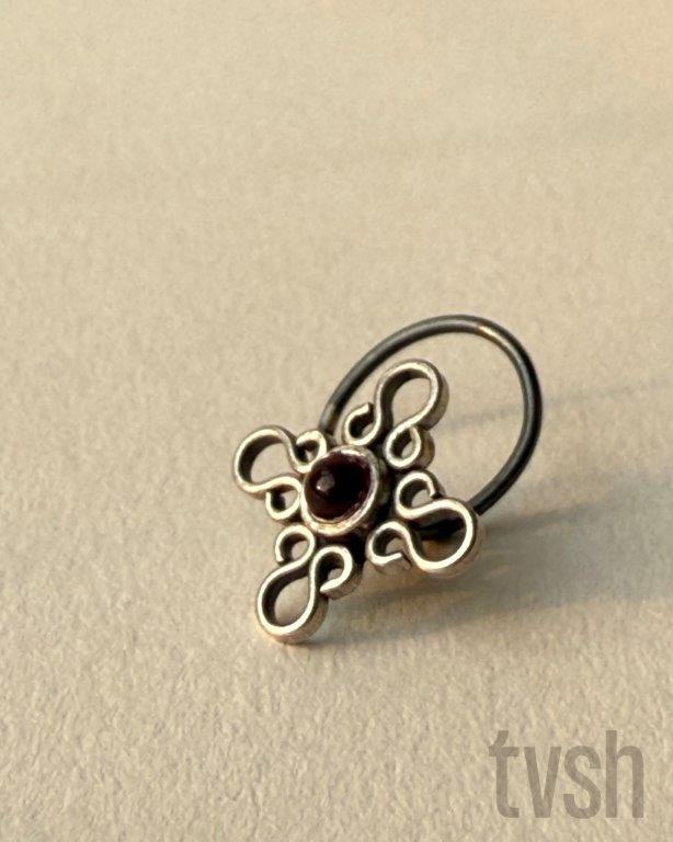 Silver nose pin