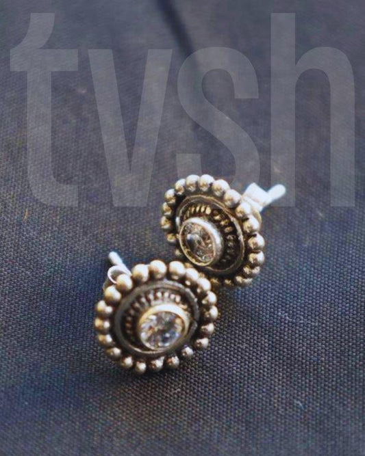 Silver stud with zirconia