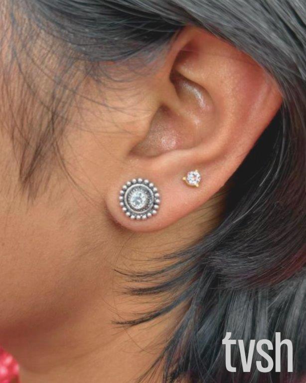 Silver stud with zirconia
